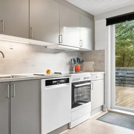 Pia - 250m To The Fjord By Interhome *
